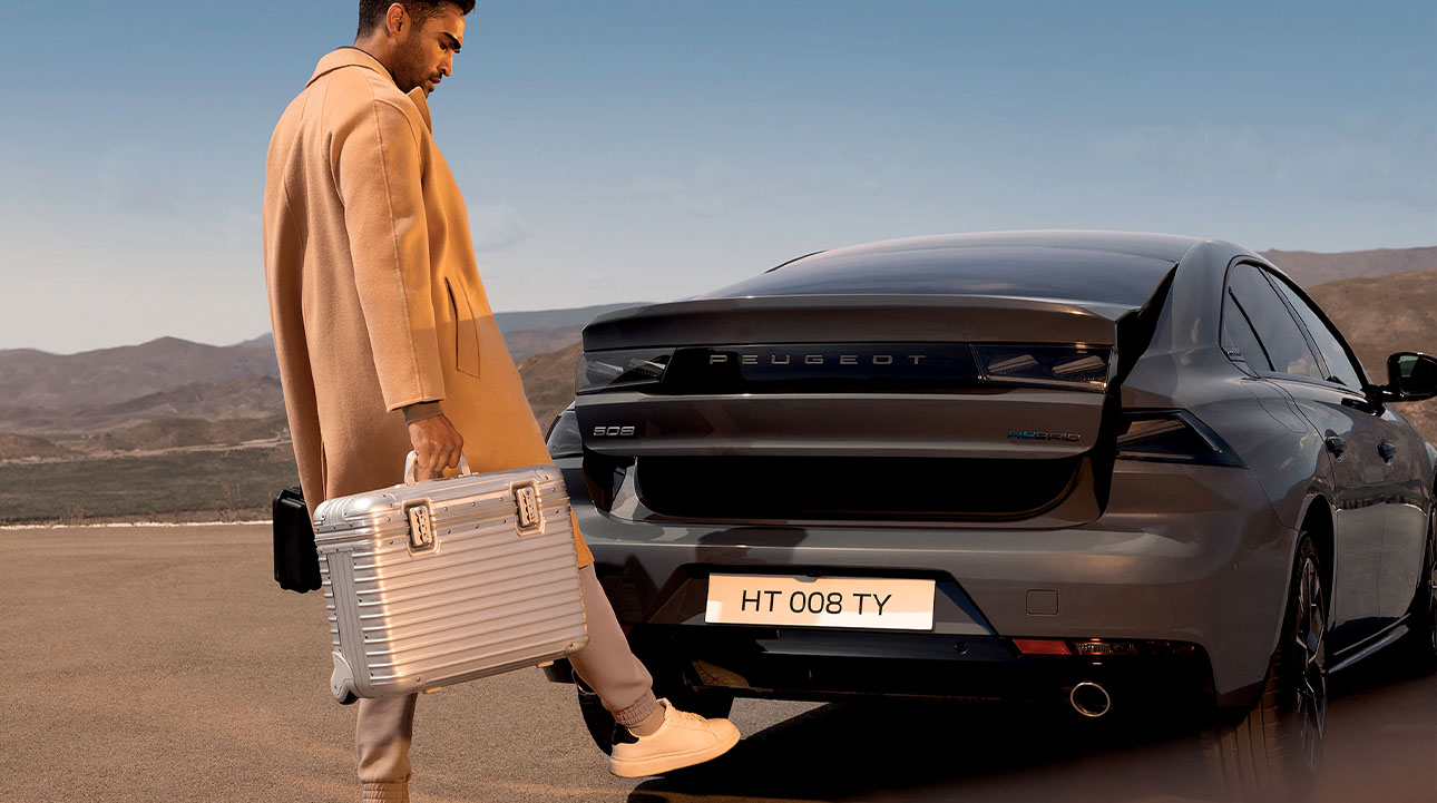 PEUGEOT_508_0001_PEUGEOT_FR_508_SHOWROOM_2030x1146-1