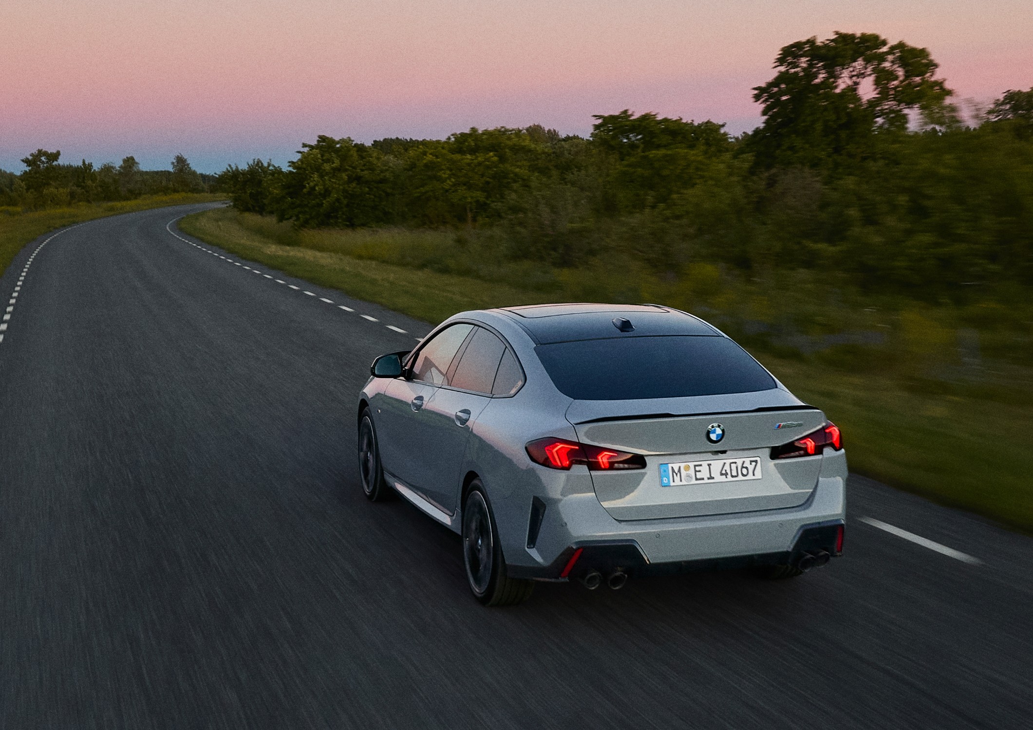 P90572283_lowRes_the-new-bmw-m235-xdr