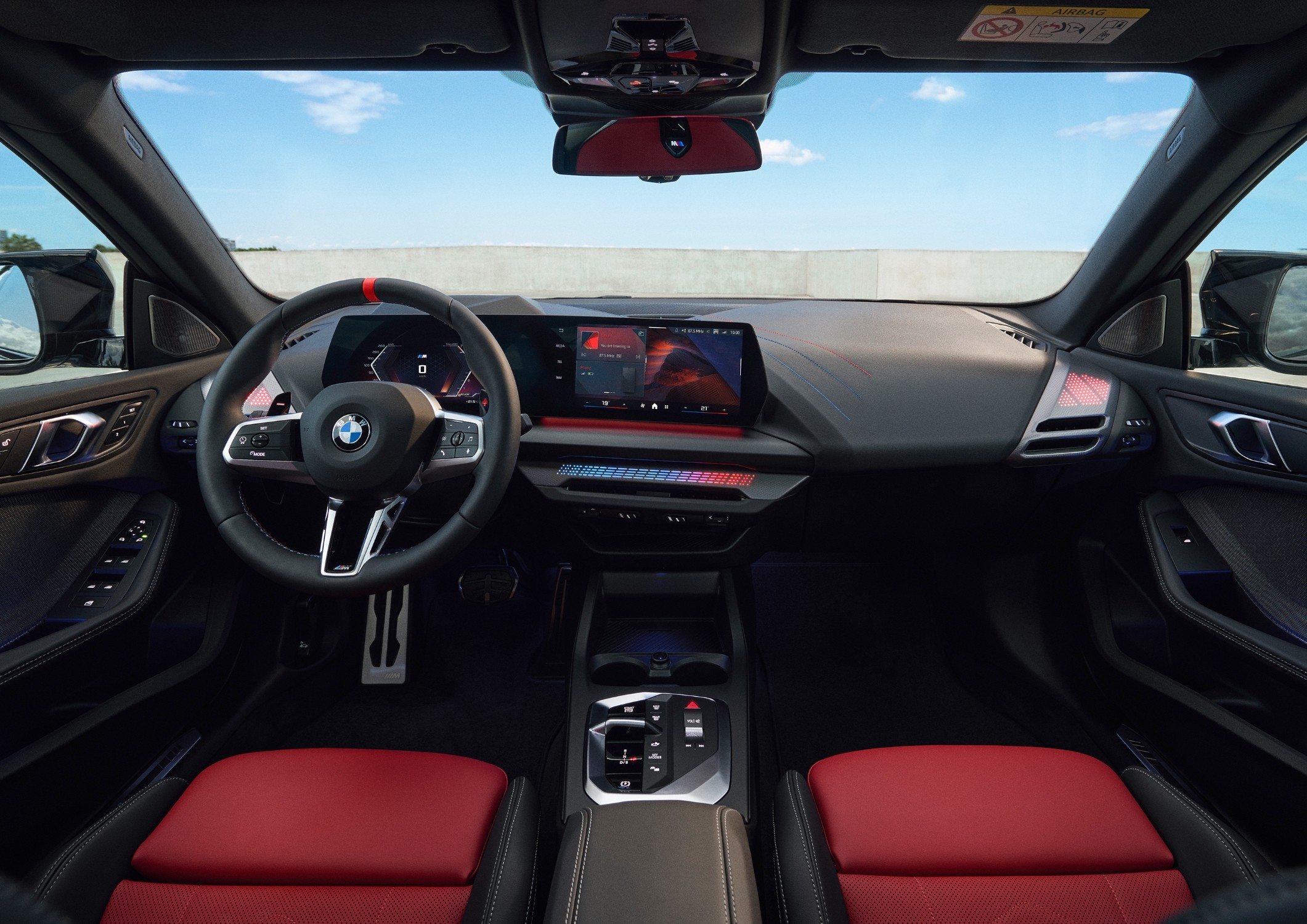 P90572303_lowRes_the-new-bmw-m235-xdr